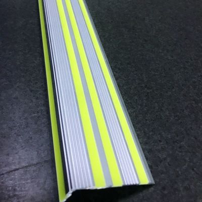 2.8mm Photoluminescent Anti Slip Stair Nosing Carton Packaging